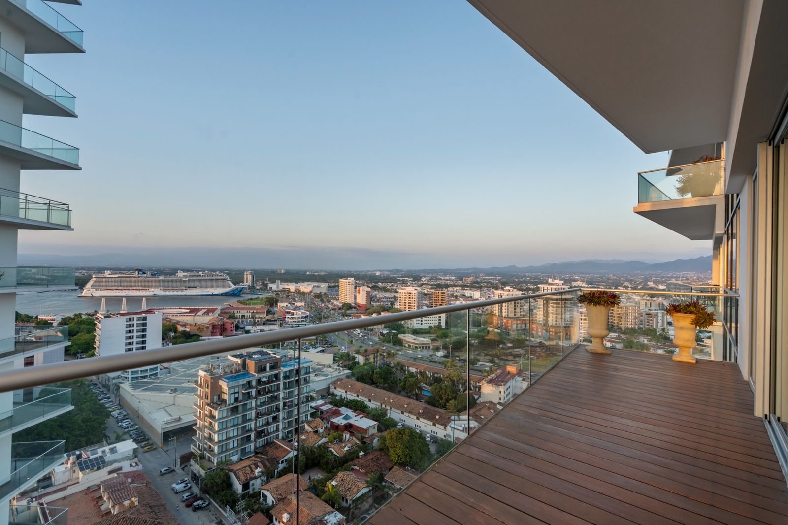 ICON VALLARTA – TOWER 1 | BEACHFRONT LUXURY VACATION RENTAL