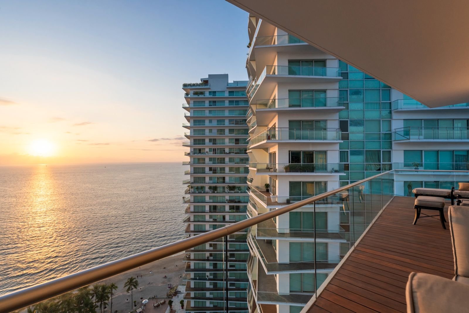 ICON VALLARTA – TOWER 1 | BEACHFRONT LUXURY VACATION RENTAL