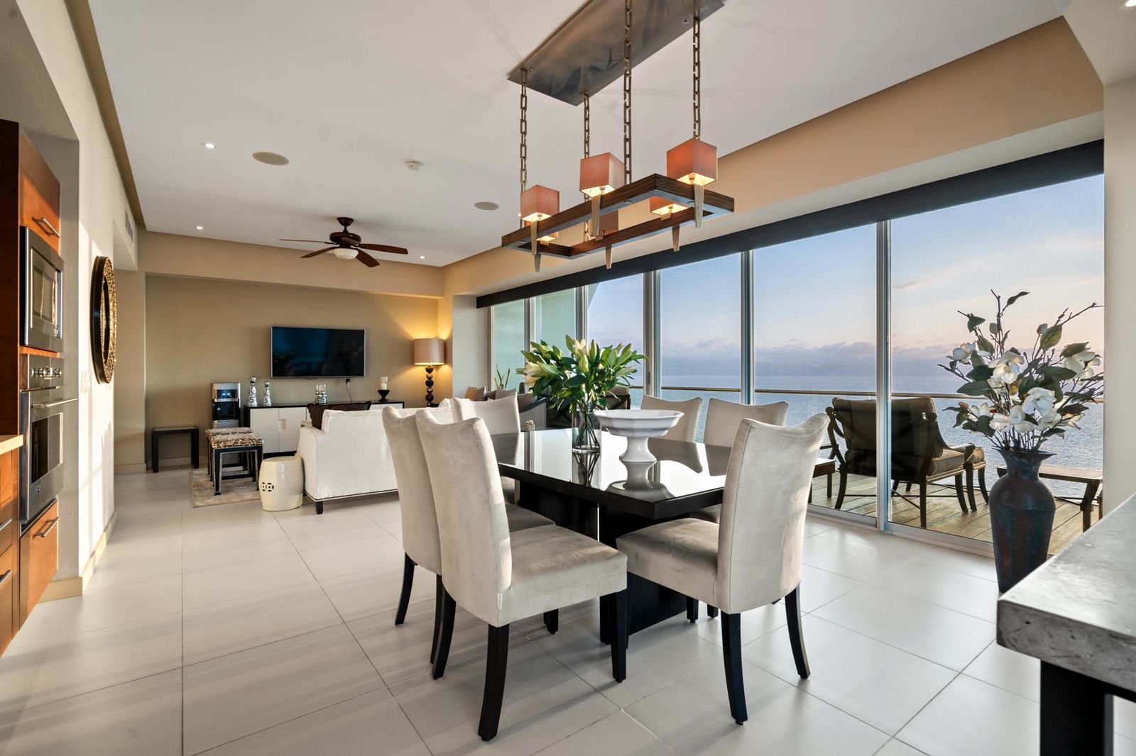 ICON VALLARTA – TOWER 1 | BEACHFRONT LUXURY VACATION RENTAL