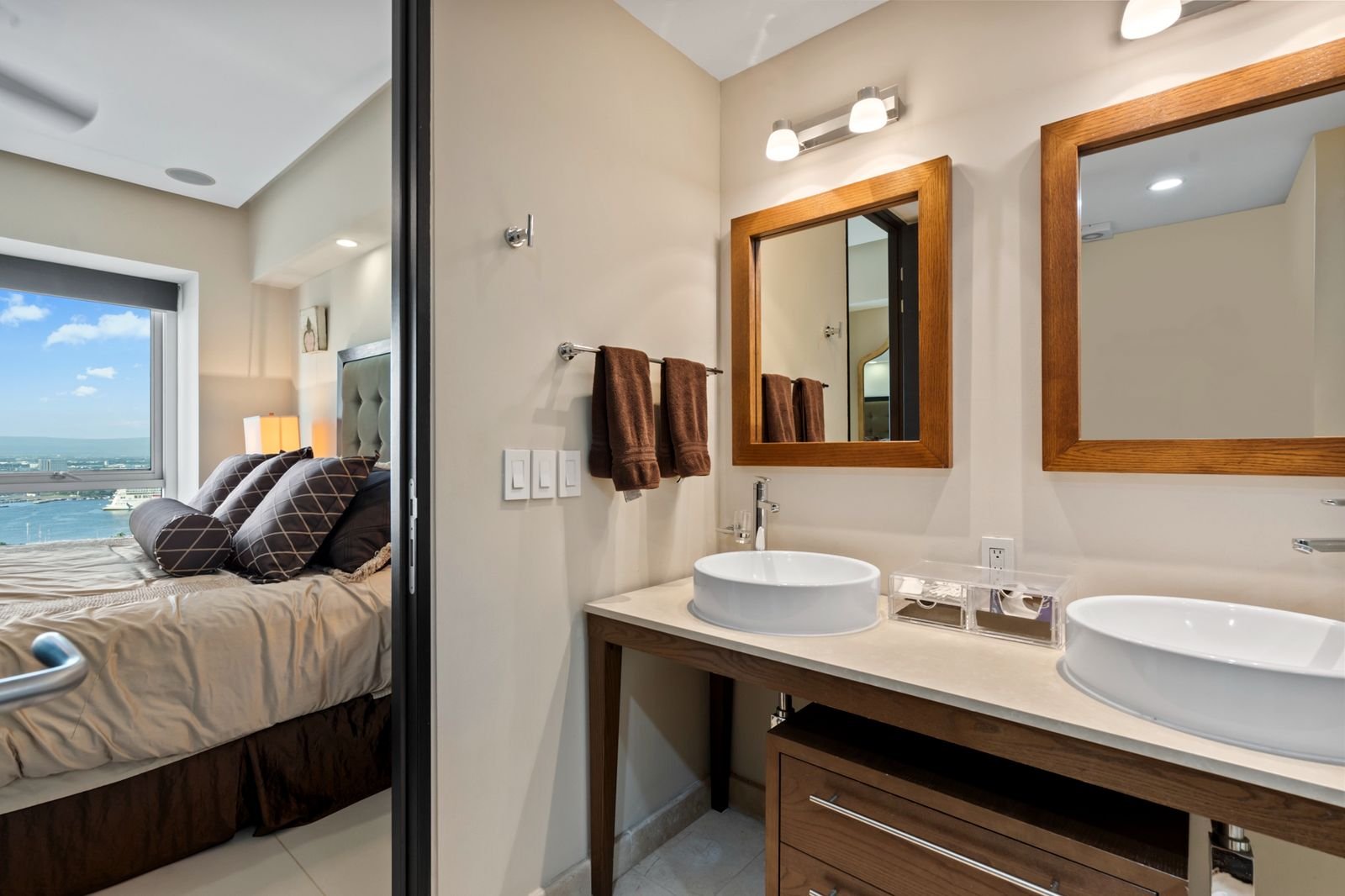 ICON VALLARTA – TOWER 1 | BEACHFRONT LUXURY VACATION RENTAL