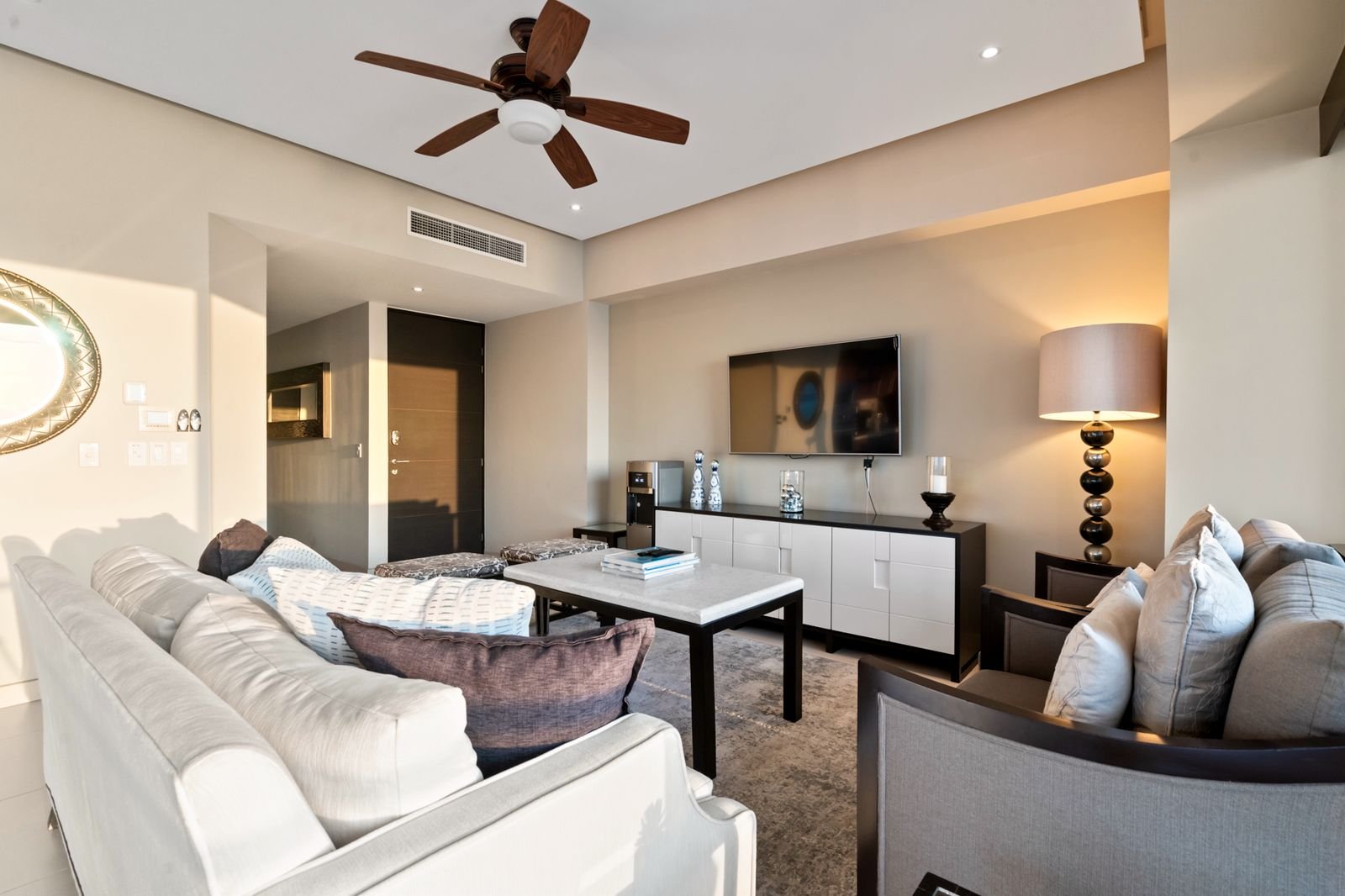 ICON VALLARTA – TOWER 1 | BEACHFRONT LUXURY VACATION RENTAL