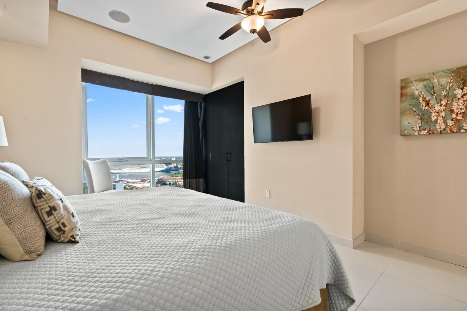 ICON VALLARTA – TOWER 1 | BEACHFRONT LUXURY VACATION RENTAL