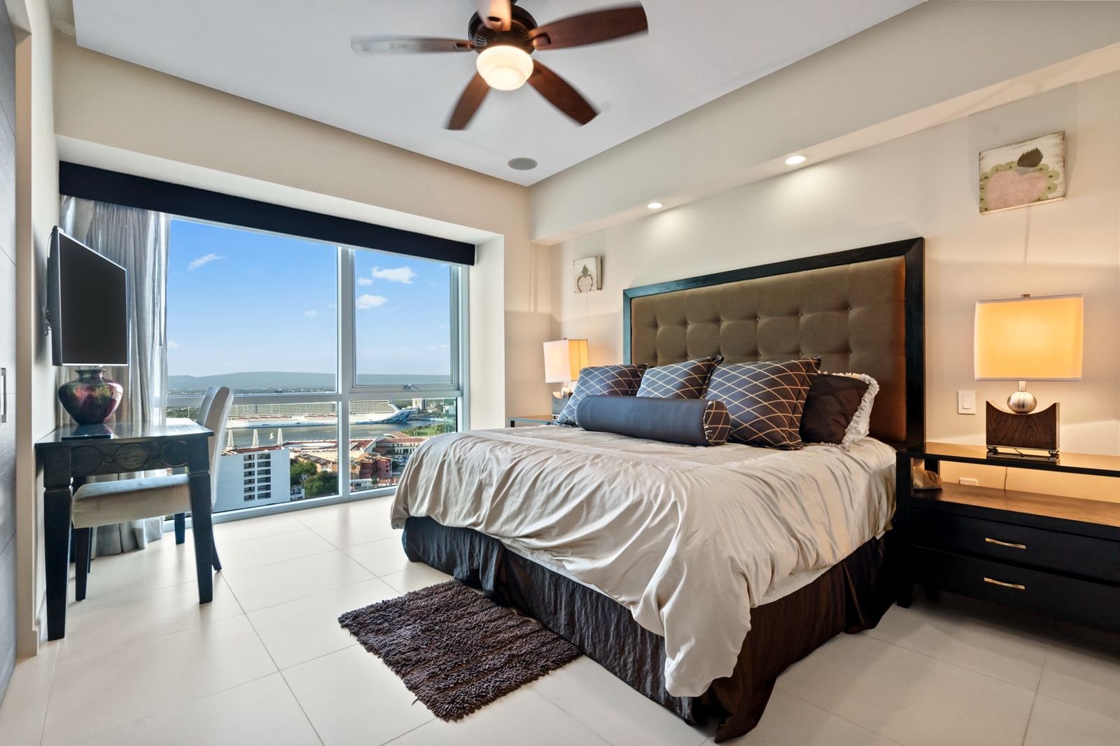 ICON VALLARTA – TOWER 1 | BEACHFRONT LUXURY VACATION RENTAL
