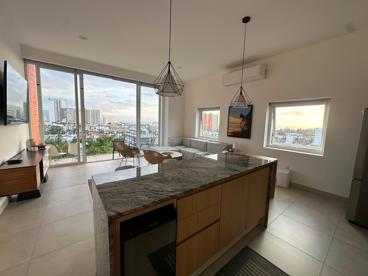 CORNER PENTHOUSE VIA MILAN – VERSALLES/ LONG TERM RENTAL