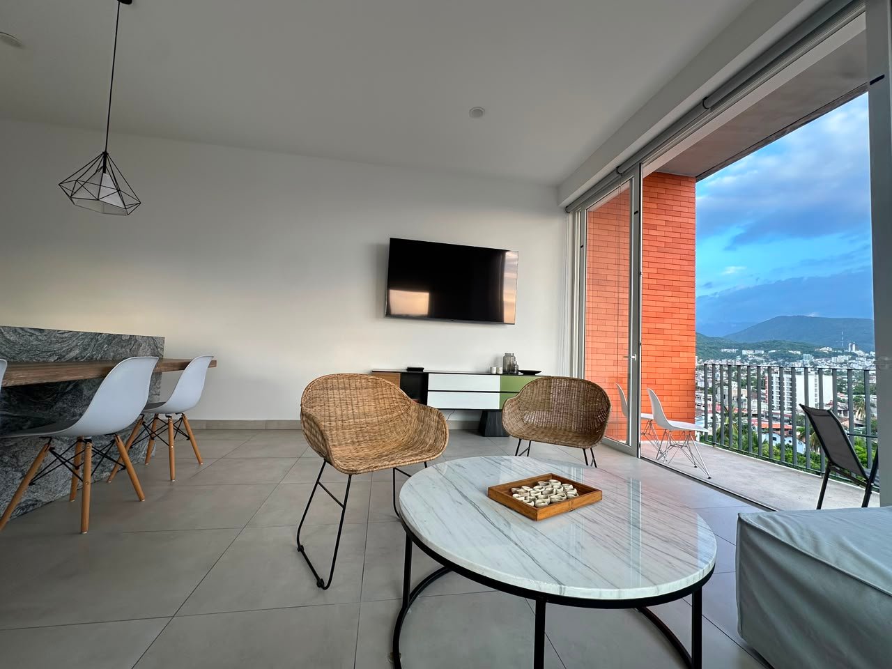 CORNER PENTHOUSE VIA MILAN – VERSALLES/ LONG TERM RENTAL