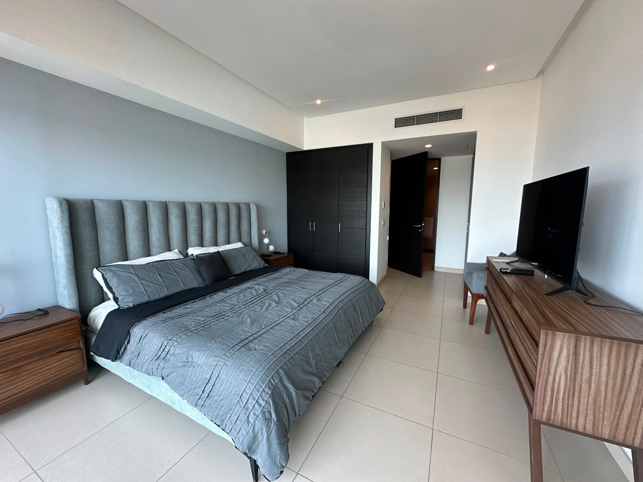 ICON VALLARTA – TOWER 2 | BEACHFRONT LUXURY YEARLY RENTAL