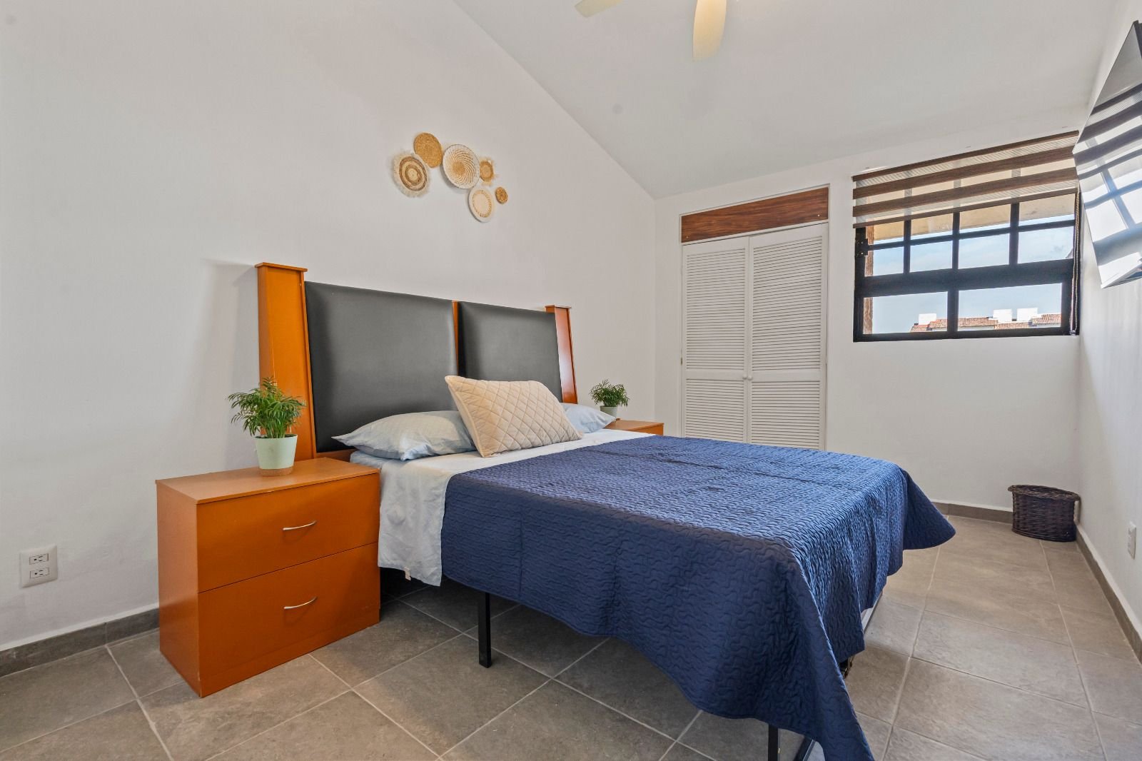 WhatsApp Image 2026-08-21 at 5.31.00 PM (1) DEPARTAMENTO ROBALO 837-VERSALLES/ YEARLY RENTAL