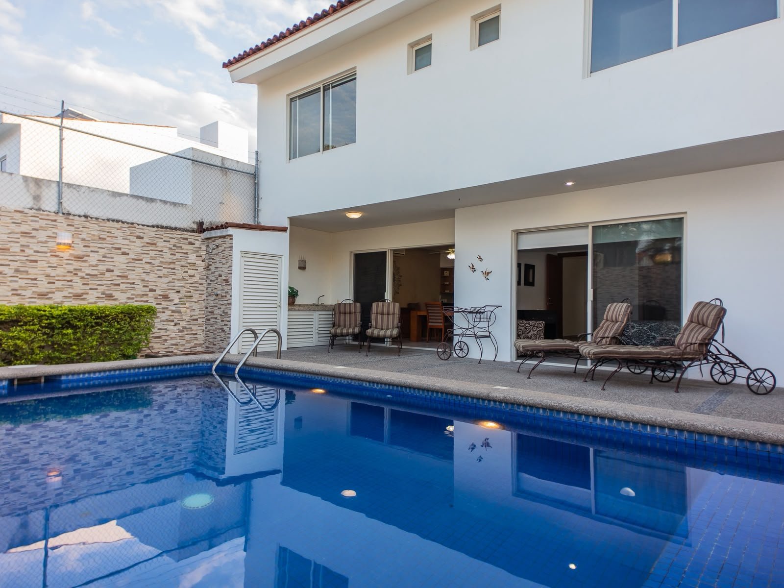 WhatsApp Image 2026-09-06 at 7.10.50 PM CASA CUTZMALA/FLUVIAL VALLARTA
